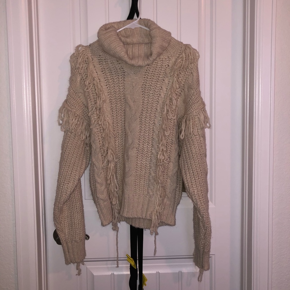 FOREVER 21 FRINGE SWEATER